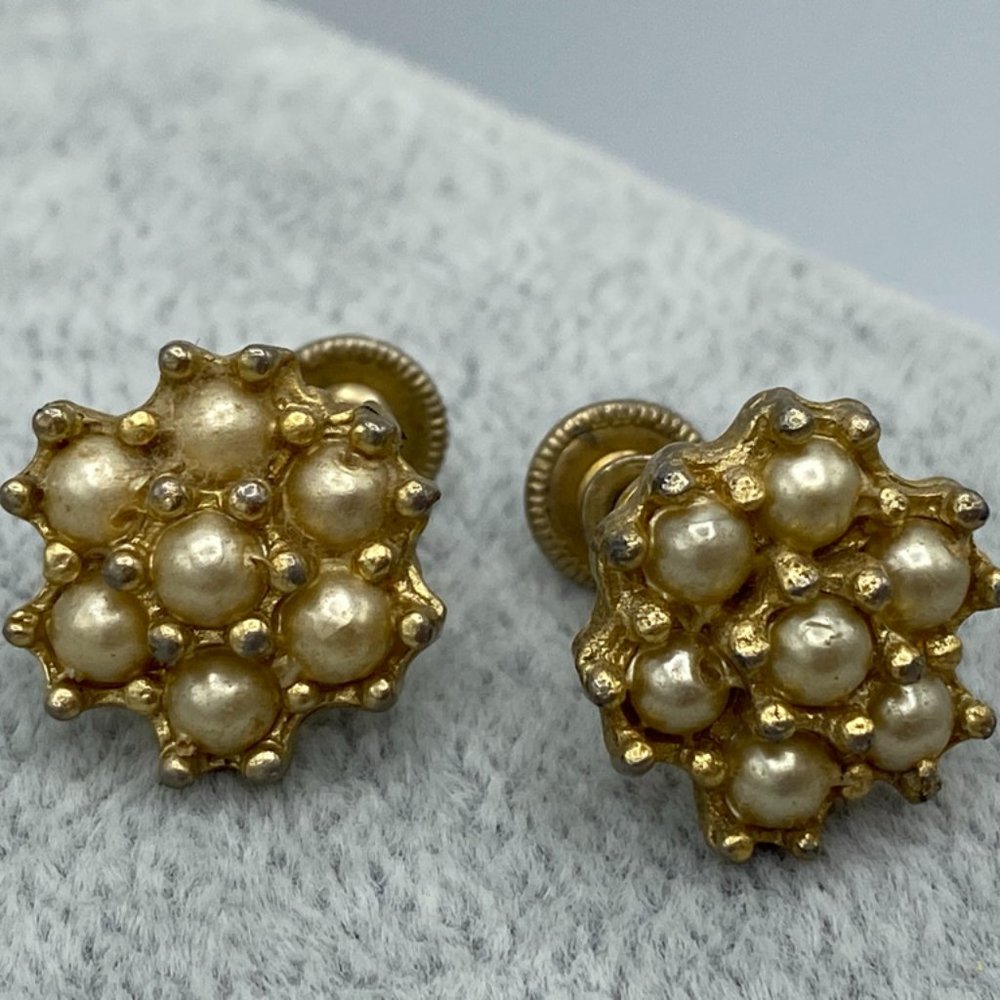 Vintage Estate SIGNED CORO Faux Pearl Gold tone Oval Screw Back Earrings